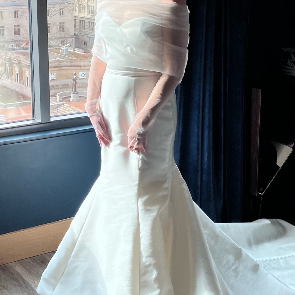 Elegant Sheer White Wedding Wrap & Gloves